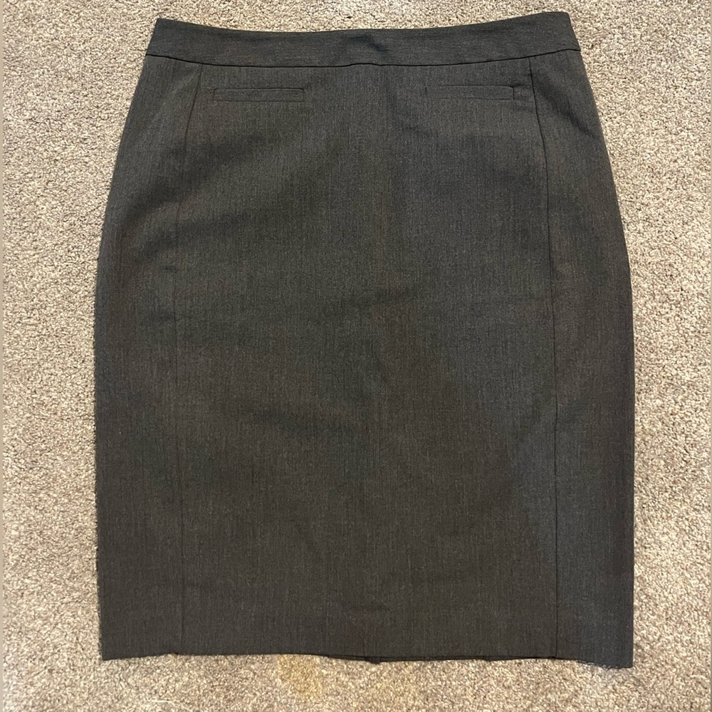 Gray pencil skirt